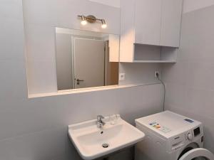 Pronájem bytu 2+kk, Praha - Jinonice, Pod stolovou horou, 54 m2