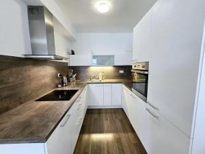 Pronájem bytu 2+kk, Praha - Háje, Stříbrského, 65 m2