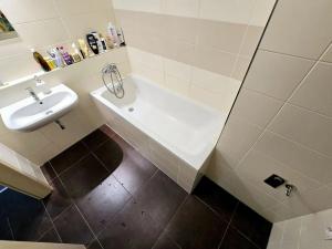 Pronájem bytu 2+kk, Praha - Háje, Stříbrského, 65 m2