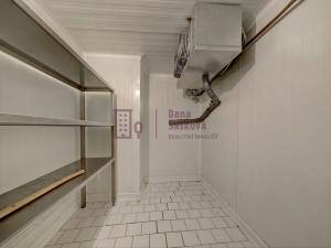 Pronájem obchodního prostoru, Jindřichův Hradec, nám. Míru, 520 m2