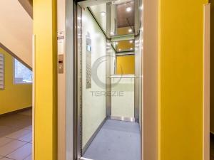 Prodej bytu 2+kk, Praha - Prosek, Lovosická, 39 m2