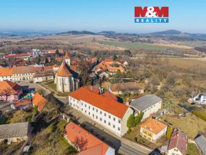 Prodej výrobních prostor, Načeradec, Zámecké náměstí, 1800 m2