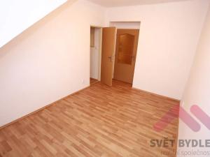 Pronájem bytu 2+1, Praha - Vršovice, Tolstého, 42 m2