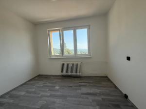 Prodej bytu 3+1, Rotava, Sídliště, 56 m2