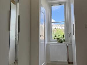 Pronájem bytu 2+kk, Praha - Vinohrady, Šrobárova, 49 m2