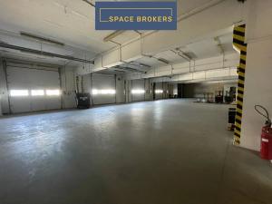 Pronájem skladu, Hradec Králové, 2880 m2