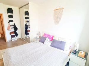 Pronájem bytu 2+kk, Praha - Hlubočepy, Voskovcova, 42 m2