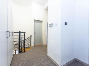 Pronájem obchodního prostoru, Praha - Žižkov, Husitská, 135 m2