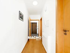 Pronájem bytu 2+kk, Praha - Hostivař, Kozinovo náměstí, 51 m2