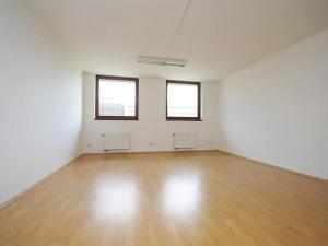 Pronájem kanceláře, Praha - Smíchov, Štefánikova, 63 m2