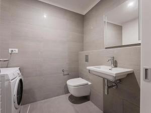 Pronájem bytu 2+kk, Praha - Smíchov, Holečkova, 74 m2