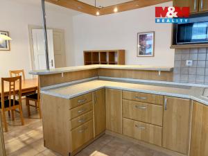 Pronájem bytu 3+1, Pardubice - Zelené Předměstí, Smetanovo náměstí, 140 m2