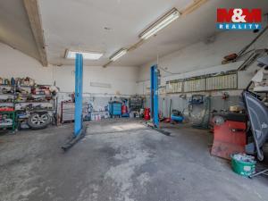 Prodej obchodního prostoru, Šarovy, 400 m2