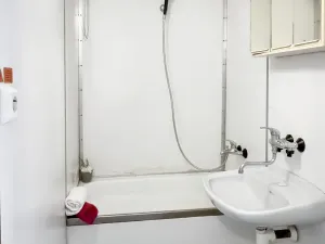 Prodej bytu 1+kk, Praha - Háje, Hlavatého, 27 m2