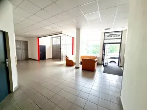 Pronájem obchodního prostoru, Praha - Libeň, Pod bání, 226 m2