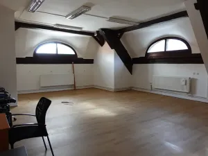 Pronájem kanceláře, Mikulov, Kostelní nám., 33 m2