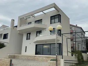 Prodej vily, Zadar, Chorvatsko, Krešimirova obala, 242 m2