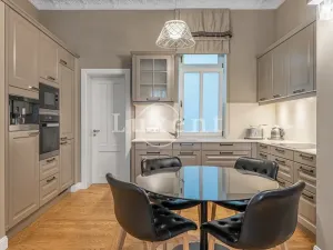 Prodej bytu 2+kk, Karlovy Vary, Vřídelní, 62 m2