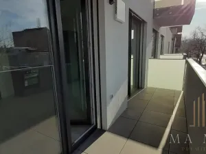 Pronájem bytu 1+kk, Praha - Holešovice, Na Maninách, 33 m2