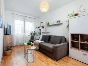 Prodej bytu 2+kk, Praha - Vinoř, Českodubská, 63 m2