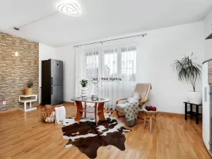 Prodej bytu 2+kk, Praha - Vinoř, Českodubská, 63 m2