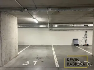 Pronájem garáže, Brno, Kumpoštova, 13 m2