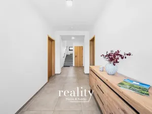 Prodej rodinného domu, Perná, 205 m2