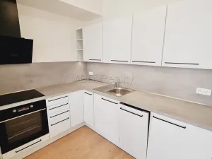 Pronájem bytu 1+kk, Praha - Hlubočepy, Ondrákové, 35 m2