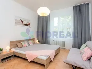 Pronájem bytu 2+1, Praha - Vinohrady, Korunní, 70 m2