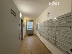 Pronájem bytu 2+kk, Praha - Řepy, Bazovského, 36 m2