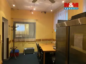Pronájem obchodního prostoru, Opočno, Charouzova, 200 m2