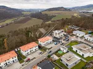 Prodej bytu 3+kk, Králův Dvůr, Větrná, 80 m2