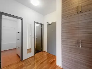 Pronájem bytu 2+kk, Praha - Vinohrady, Korunní, 64 m2