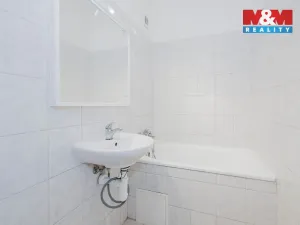 Pronájem bytu 1+kk, Praha - Hlubočepy, Pivcova, 29 m2