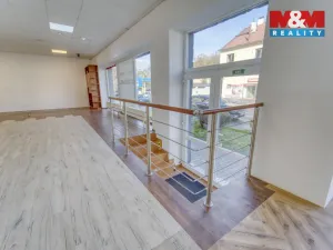 Prodej obchodního prostoru, Praha - Uhříněves, Přátelství, 490 m2