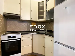 Prodej bytu 2+kk, Praha - Smíchov, U Santošky, 39 m2