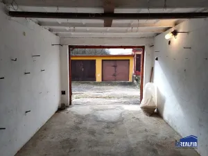 Pronájem garáže, Liberec, Kunratická, 19 m2
