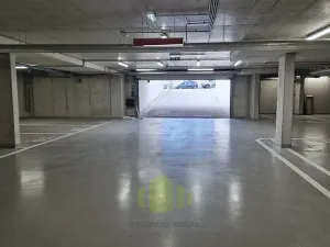 Pronájem garážového stání, Olomouc, Hněvotínská, 13 m2