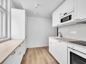 Pronájem bytu 2+1, Praha - Smíchov, Grafická, 64 m2