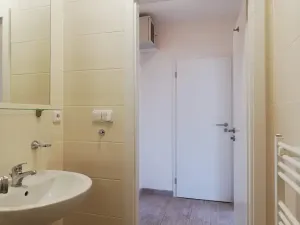Pronájem bytu 1+kk, Praha - Holešovice, Malá Plynární, 33 m2
