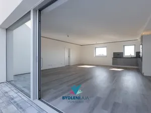 Prodej rodinného domu, Dubí, V Aleji, 206 m2