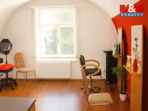 Pronájem obchodního prostoru, Hranice - Hranice I-Město, Masarykovo náměstí, 66 m2