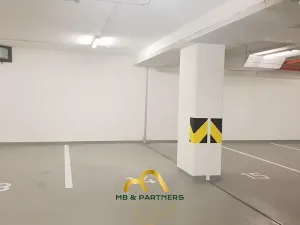 Prodej garážového stání, Praha - Holešovice, U průhonu, 13 m2