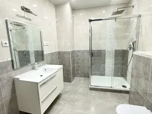 Prodej bytu 4+1, Karlovy Vary, Vřídelní, 160 m2