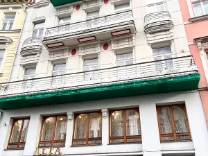 Prodej bytu 4+1, Karlovy Vary, Vřídelní, 160 m2