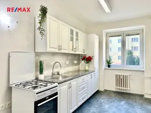 Pronájem bytu 2+1, Pardubice, Čs. armády, 60 m2