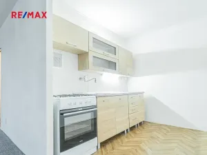 Prodej bytu 1+kk, Kladno, Americká, 34 m2