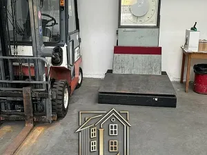 Pronájem skladu, Praha, Libušská, 1900 m2