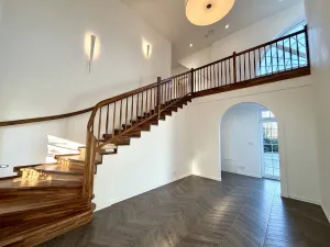 Pronájem rodinného domu, Jesenice - Zdiměřice, Skřivanová, 345 m2