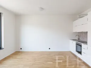 Pronájem bytu 1+kk, Praha - Smíchov, Grafická, 31 m2